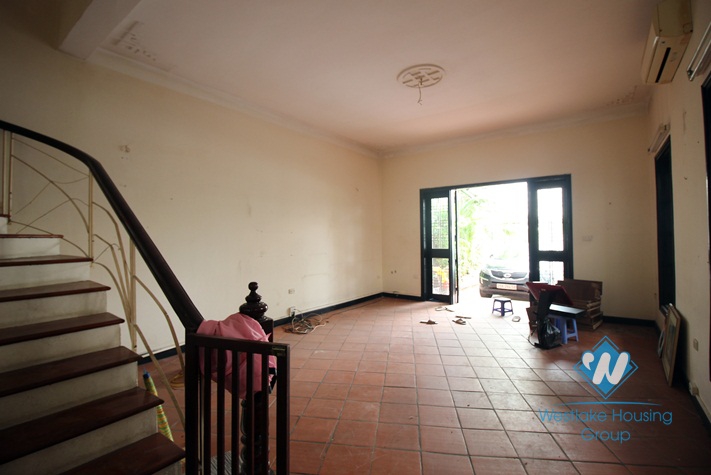 Lovely house with lake view for lease in Tu Hoa street